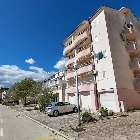 Apartment Newly Renovated With A Beautiful Sea View Emili *