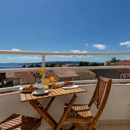 아파트 Newly Renovated With A Beautiful Sea View Emili *