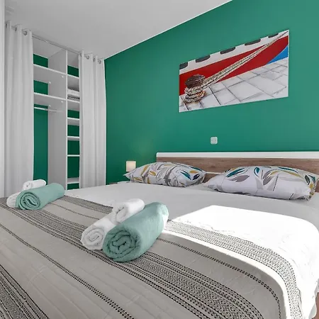 Newly Renovated With A Beautiful Sea View Emili *