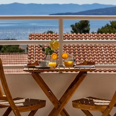 아파트 Newly Renovated With A Beautiful Sea View Emili *