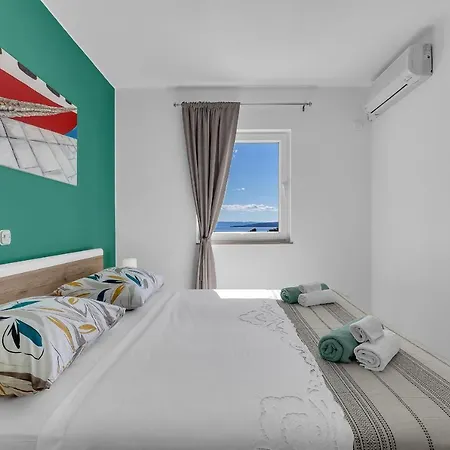 Newly Renovated With A Beautiful Sea View Emili 프로마이나